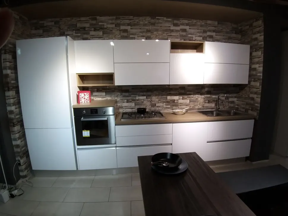 Cucina bianca moderna lineare Ginevra Aran