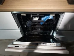 Cucina bianca moderna lineare Ginevra Aran