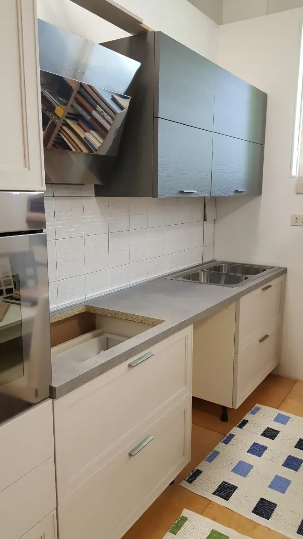 Cucina bianca moderna lineare Melograno Le fablier