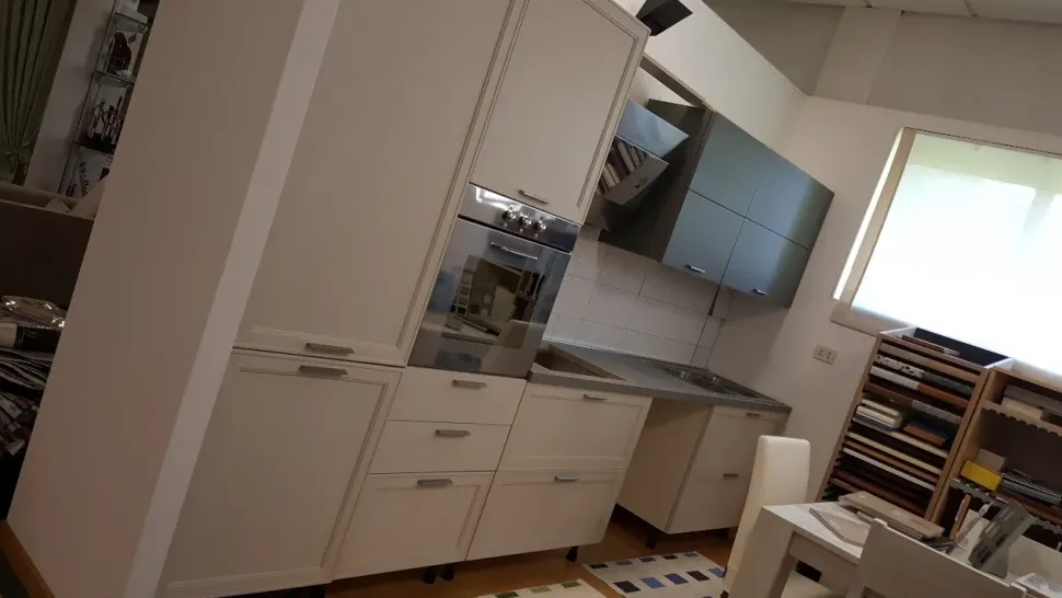 Cucina bianca moderna lineare Melograno Le fablier