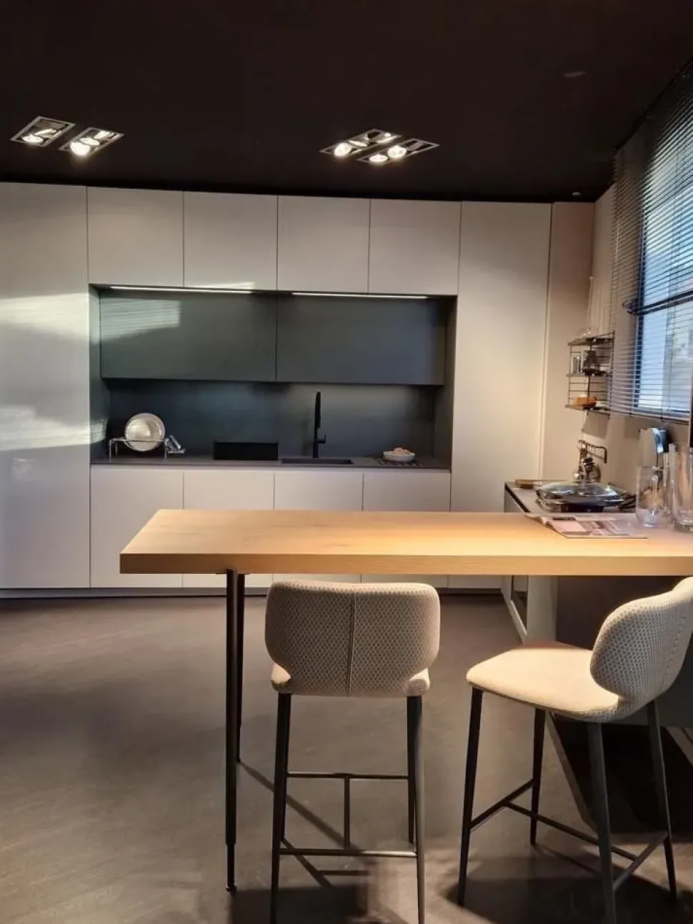 Cucina bianca moderna lineare Ak project anta step Arrital in Offerta Outlet