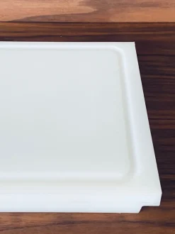 Cucina Boffi design lineare bianca in hpl Tagliere grand chef