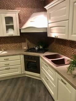 Cucina classica ad angolo Olimpia Mobilturi a prezzo ribassato