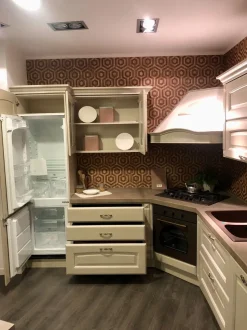 Cucina classica ad angolo Olimpia Mobilturi a prezzo ribassato