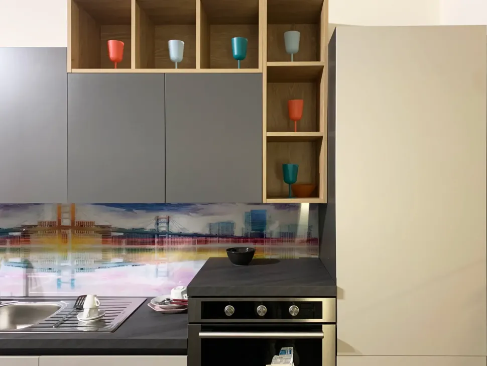 Cucina Colombini casa moderna lineare grigia in laminato opaco Quadra gola