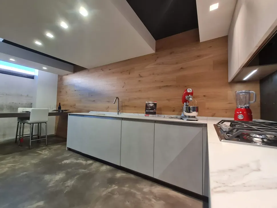 Cucina con isola design altri colori Euromobil Cucina euromobil laincube top dekton