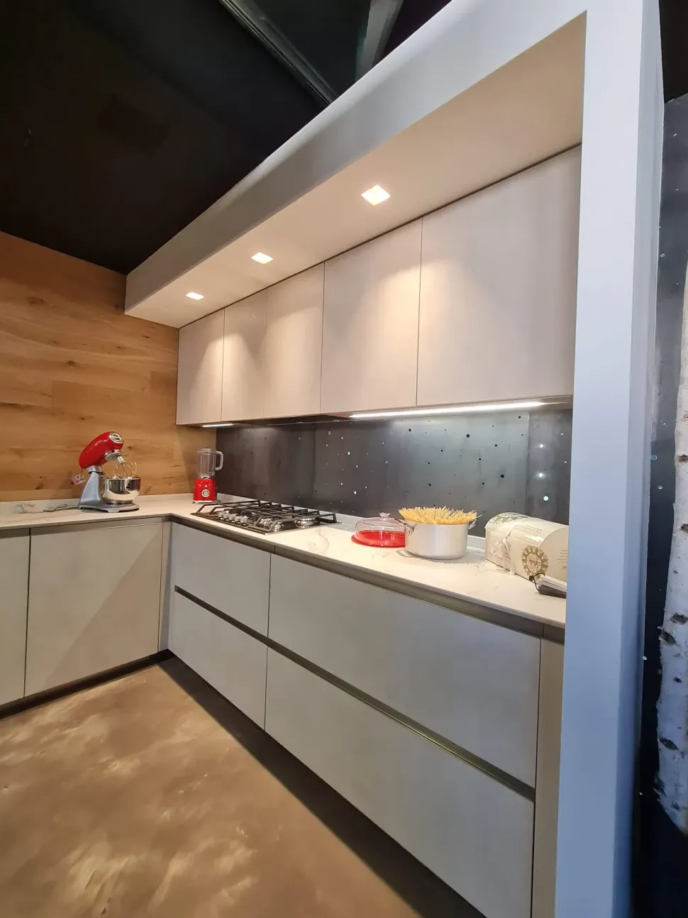 Cucina con isola design altri colori Euromobil Cucina euromobil laincube top dekton