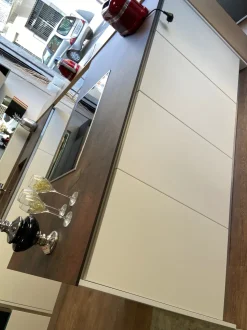 Cucina con isola in laccata opaco a prezzo scontato 52%