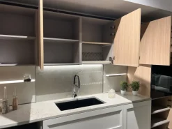 Cucina con isola in laccata opaco a prezzo ribassato 62%