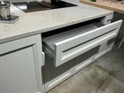 Cucina con isola in laccata opaco a prezzo ribassato 62%