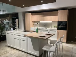 Cucina con isola in laccata opaco a prezzo ribassato 62%