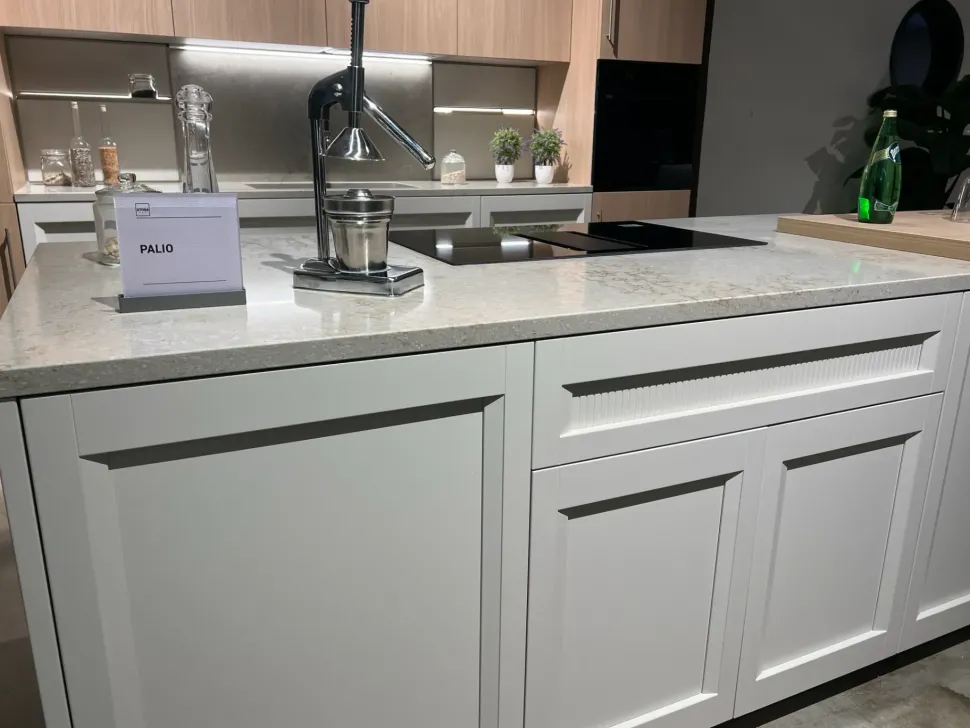 Cucina con isola in laccata opaco a prezzo ribassato 62%