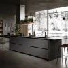 Cucina con isola in laminato opaco grigia Anta 1 a prezzo ribassato