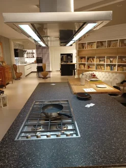 Cucina con isola in laminato materico grigia Kali a prezzo ribassato