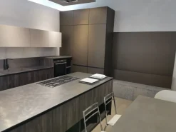 Cucina con isola in laminato materico altri colori Arrex  a prezzo ribassato