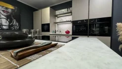 Cucina con isola in laminato materico a prezzo scontato 55%