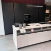 Cucina con isola in laminato opaco a prezzo ribassato 31%