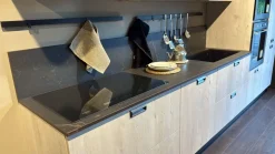 Cucina con isola in laminato materico a prezzo ribassato 52%