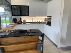 Cucina con isola in laminato opaco a prezzo ribassato 47%