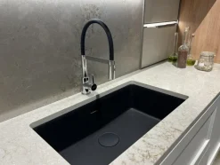 Cucina con isola in nobilitato bianca Palio a prezzo ribassato