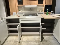 Cucina con isola in nobilitato bianca Palio a prezzo ribassato