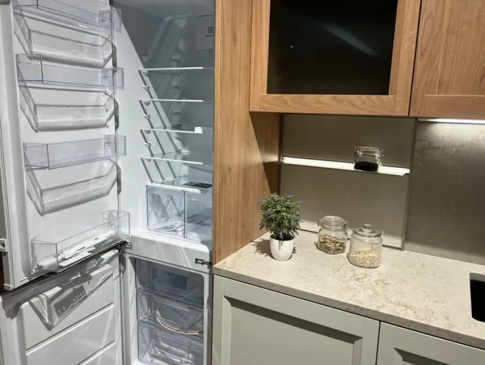 Cucina con isola in nobilitato bianca Palio a prezzo ribassato