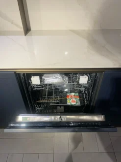 Cucina con isola in polimerico opaco blu Gaia a prezzo scontato