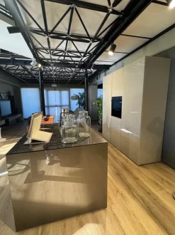 Cucina con isola in vetro a prezzo scontato 45%