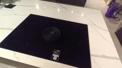 Cucina con isola in vetro altri colori Cucina glass a prezzo ribassato