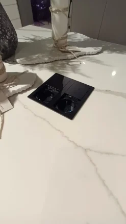 Cucina con isola in vetro altri colori Cucina glass a prezzo ribassato