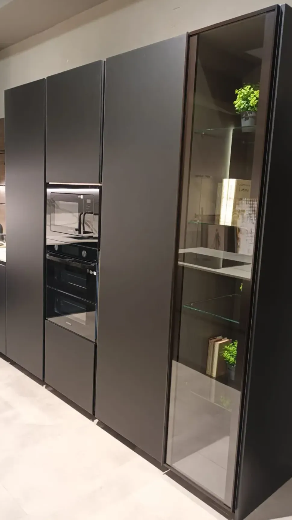 Cucina con isola in vetro altri colori Cucina glass a prezzo ribassato