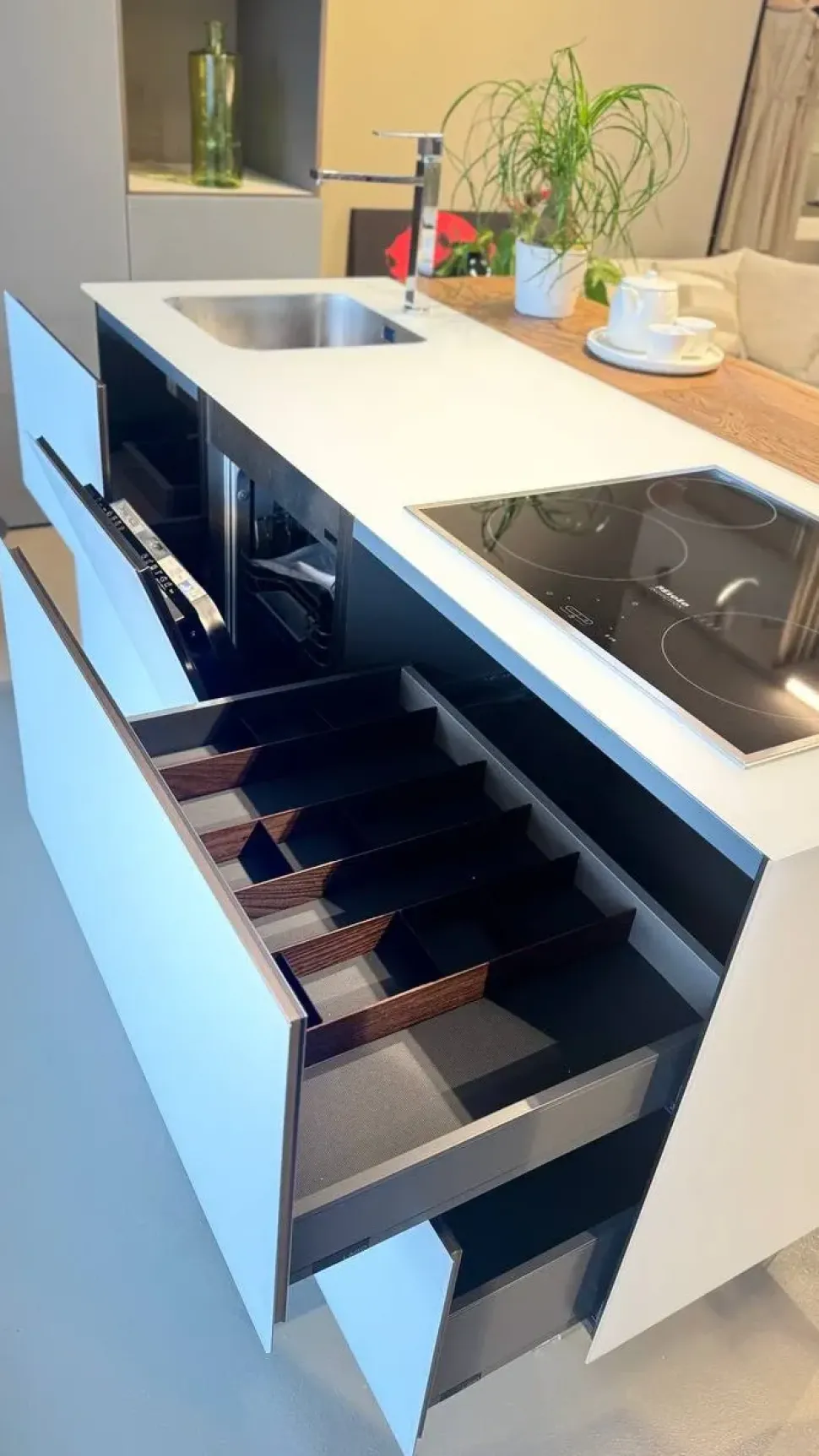 CUCINA con isola Lago 36e8 SCONTATA 30%