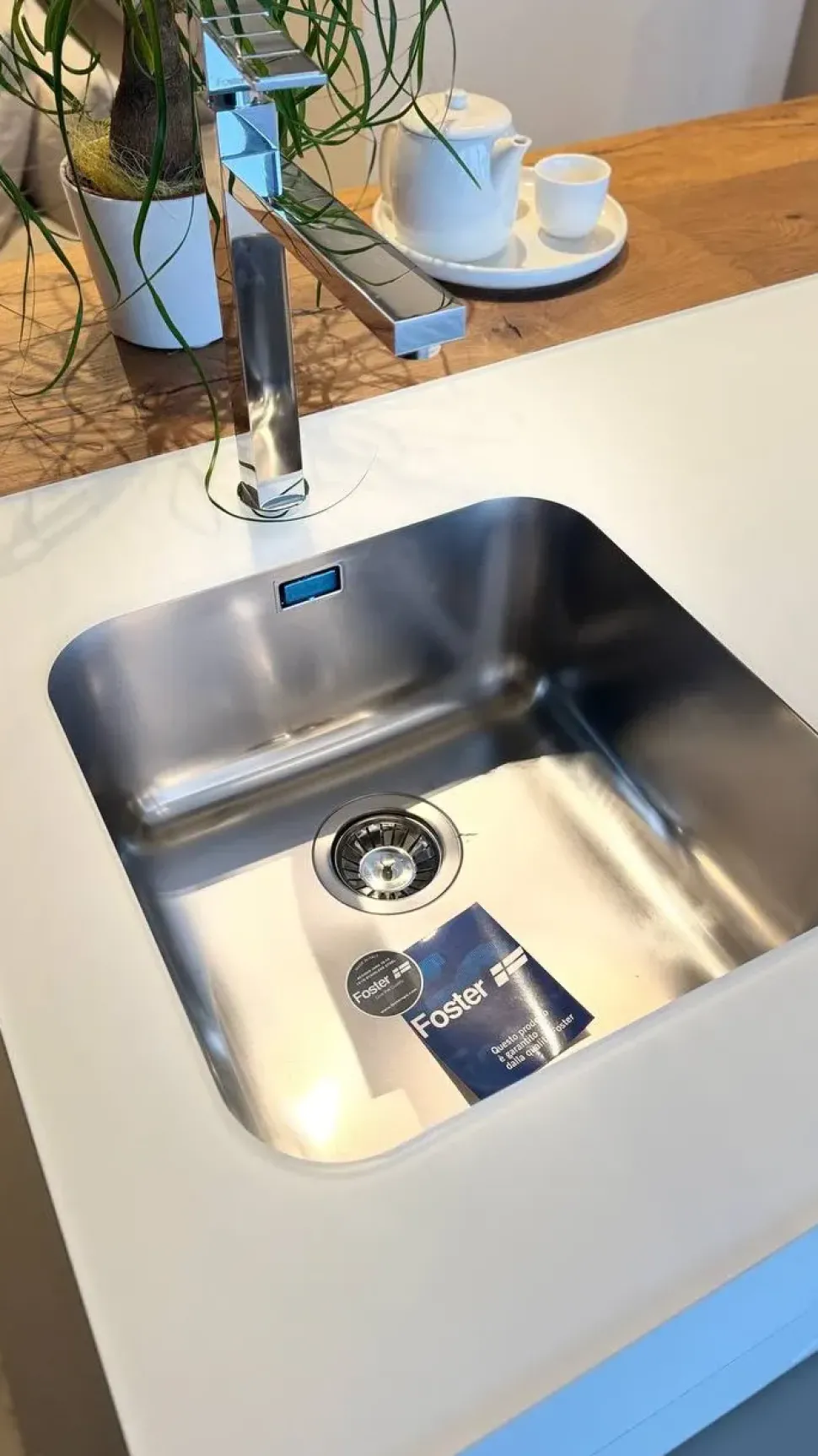 CUCINA con isola Lago 36e8 SCONTATA 30%