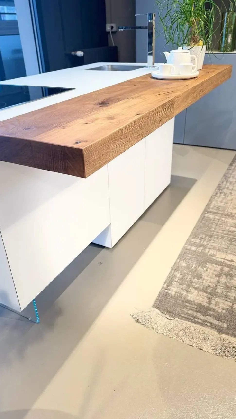 CUCINA con isola Lago 36e8 SCONTATA 30%