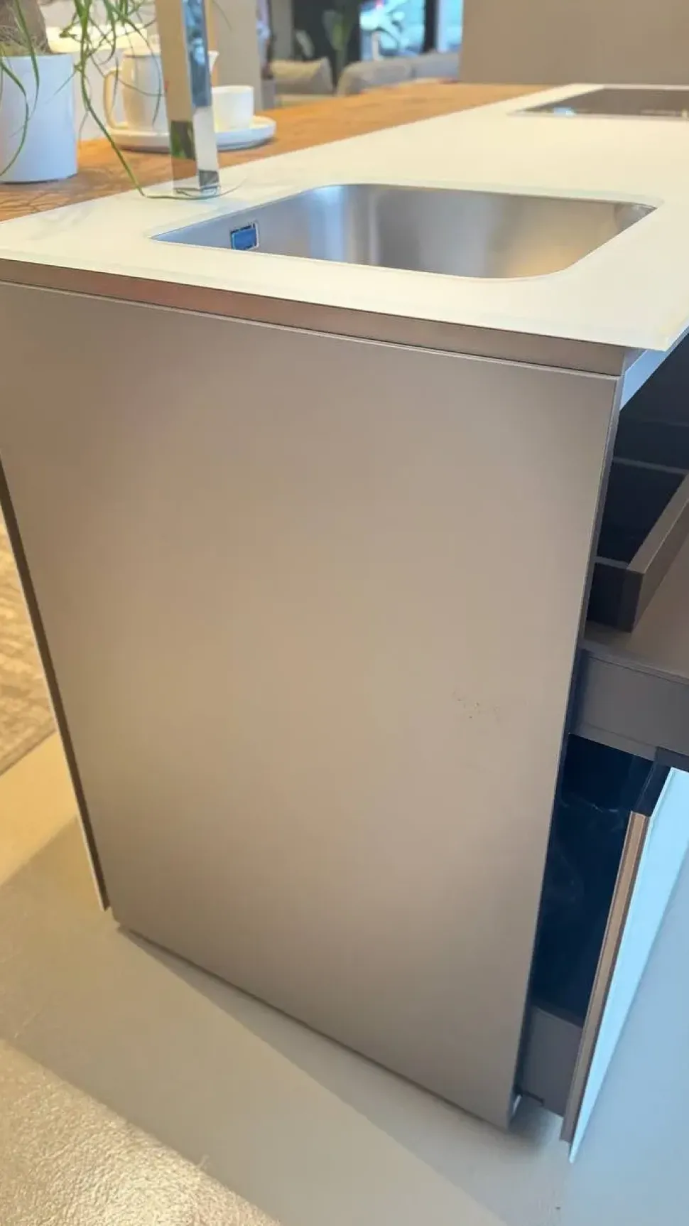 CUCINA con isola Lago 36e8 SCONTATA 30%