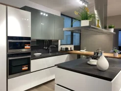 Cucina con penisola design bianca Veneta cucine Lounge a soli 15000 Euro