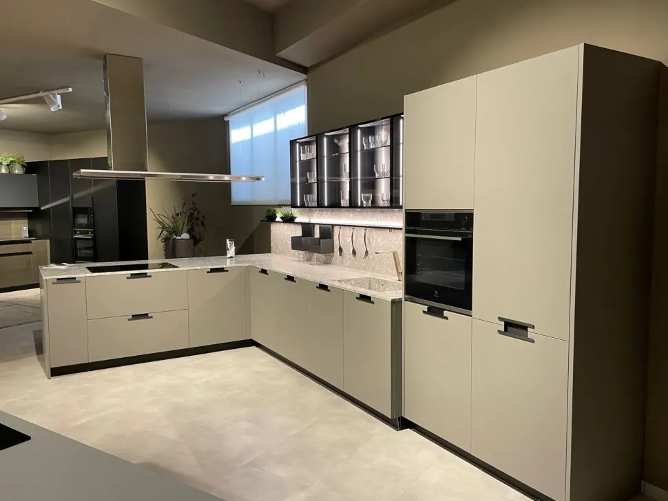 Cucina con penisola in laminato opaco tortora Maxima a prezzo scontato