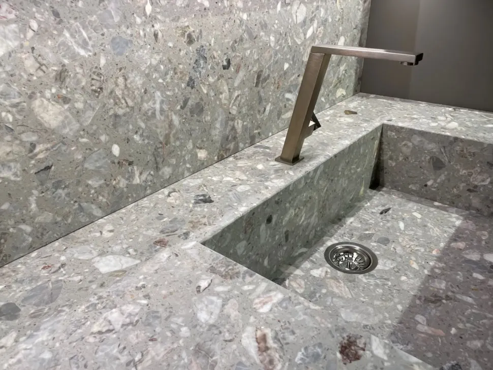 Cucina con penisola in laminato opaco tortora Maxima a prezzo scontato