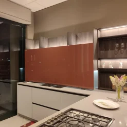 Cucina con penisola in laccata opaco a prezzo scontato 60%