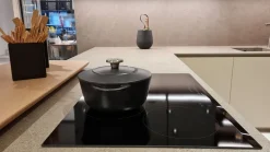 Cucina con penisola in laminato opaco a prezzo scontato 59%