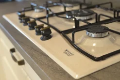 Cucina con penisola in legno bianca Cc02 a prezzo scontato