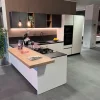 Cucina con penisola in melaminico altri colori Liberamente a prezzo scontato