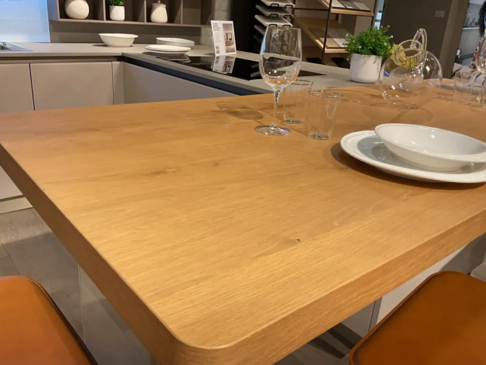 Cucina con penisola in vetro a prezzo ribassato 50%