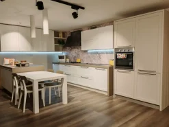 Cucina con penisola moderna bianca Arredo3 Frame a soli 8400 Euro