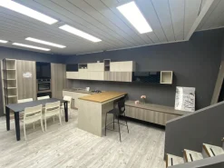Cucina con penisola moderna Modula Febal a prezzo scontato