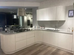 Cucina con penisola moderna bianca Ar