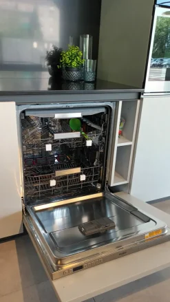 Cucina Cucina con isola mod. kronos di Arredo3 scontata -50%