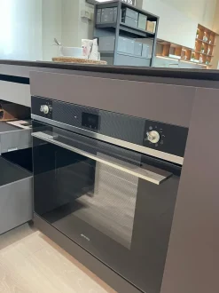 Cucina Cucina obliqua di Ernestomeda in offerta -35%