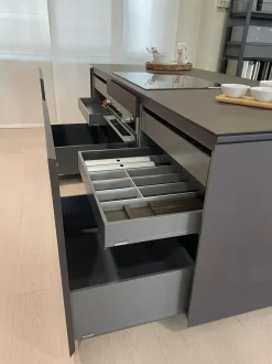 Cucina Cucina obliqua di Ernestomeda in offerta -35%