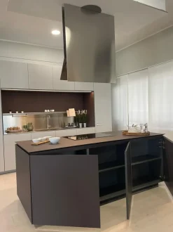 Cucina Cucina obliqua di Ernestomeda in offerta -35%